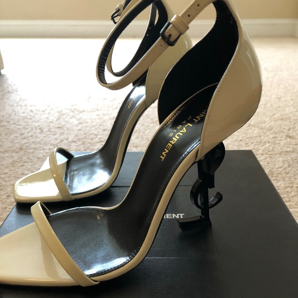 ⛔️SOLD⛔️Brand New Saint Laurent Opyum sandals size 38.5 color neutro